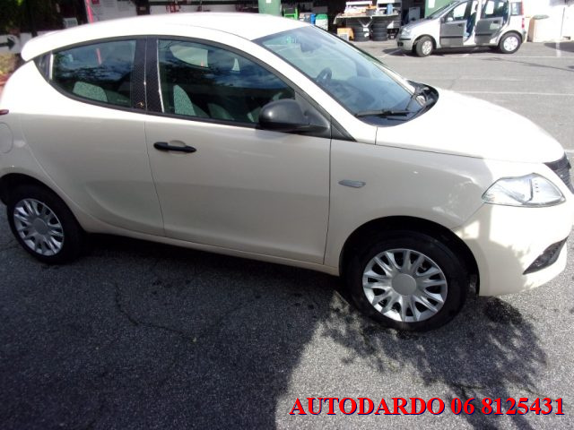 LANCIA Ypsilon 0.9 TwinAir 5 porte Metano Ecochic Gold Immagine 3