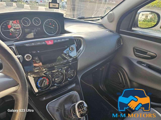 LANCIA Ypsilon 1.2 69 CV 5 porte Elefantino Immagine 3