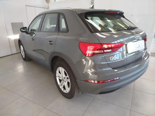 AUDI Q3 35 TDI S tronic Business Immagine 3