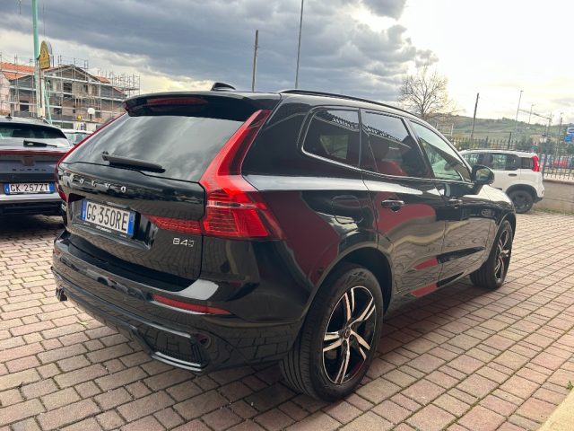 VOLVO XC60 B4 (d) AWD Geartronic R-design Immagine 2