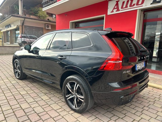 VOLVO XC60 B4 (d) AWD Geartronic R-design Immagine 3