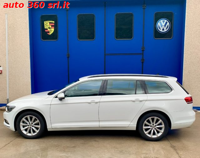 VOLKSWAGEN Passat Variant 1.6 TDI DPF Trendline BlueMotion Immagine 1