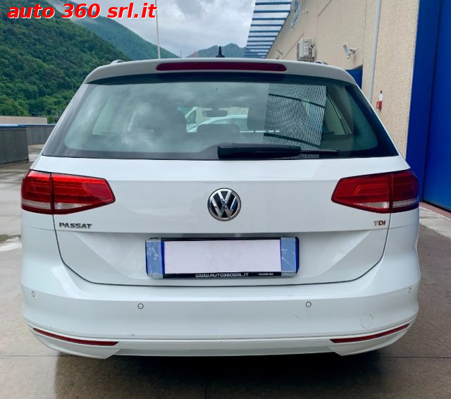 VOLKSWAGEN Passat Variant 1.6 TDI DPF Trendline BlueMotion Immagine 2