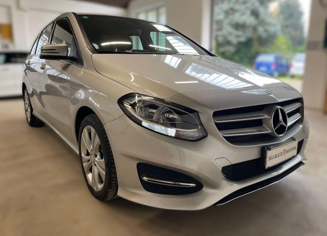 MERCEDES-BENZ B 180 d Automatic Sport Immagine 3