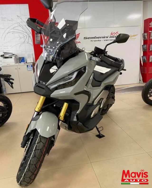 HONDA X-ADV 750 ABS Immagine 1