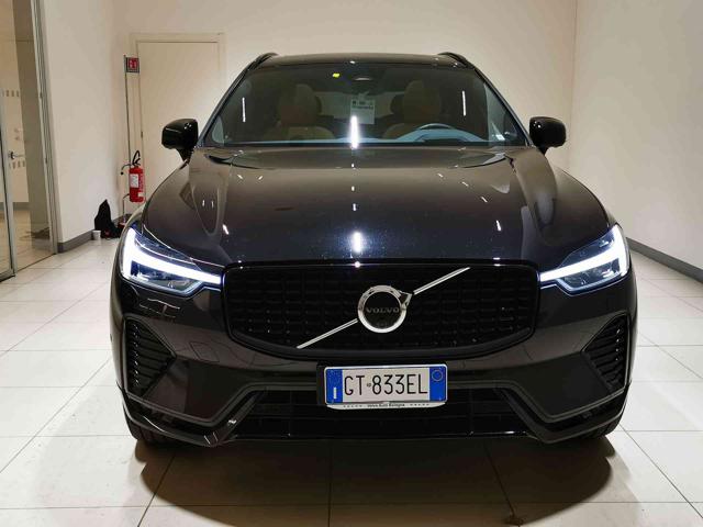 VOLVO XC60 B4 (d) AWD automatico Ultimate Dark Immagine 1