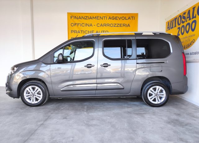 TOYOTA Proace City Verso 1.5D 130 CV S&S Long D Executive 7 POSTI Immagine 2