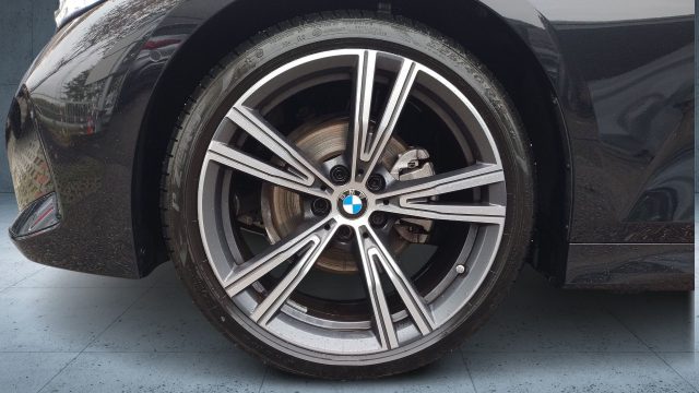 BMW 320 d 48V xDrive Touring Msport Aut. Immagine 4