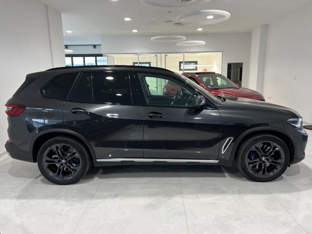 BMW X5 xDrive30d Xline 7 Posti Full Optional Immagine 2