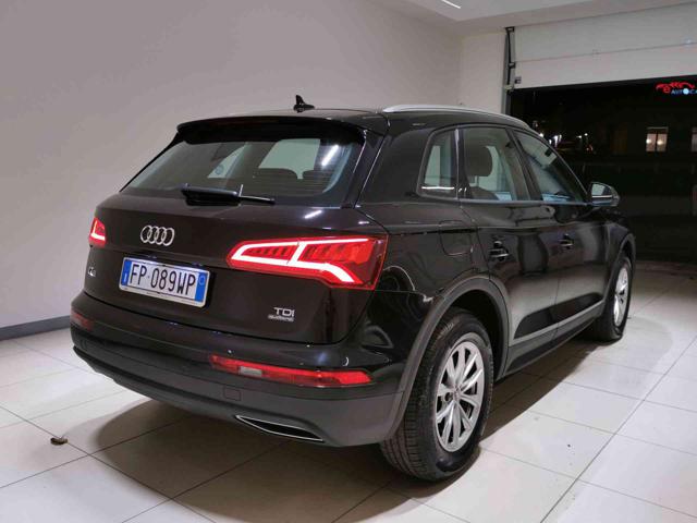 AUDI Q5 2.0 TDI quattro S tronic Business Design Immagine 4