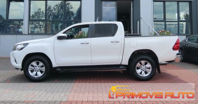 TOYOTA Hilux 2.4 D-4D 4WD 4 porte Double Cab Immagine 3