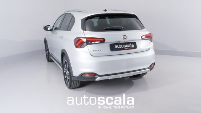 FIAT Tipo 1.5 Hybrid DCT 5 porte Cross Immagine 4