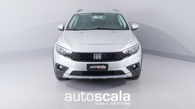 FIAT Tipo 1.5 Hybrid DCT 5 porte Cross Immagine 1