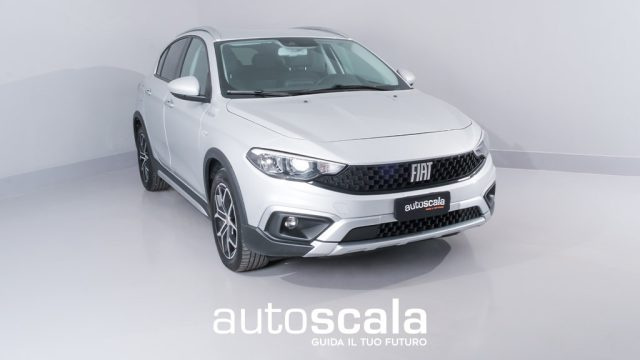 FIAT Tipo 1.5 Hybrid DCT 5 porte Cross Immagine 0