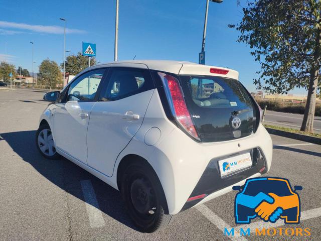 TOYOTA Aygo 1.0 VVT-i 69 CV 5 porte x-cool NEOPATENTATI Immagine 4