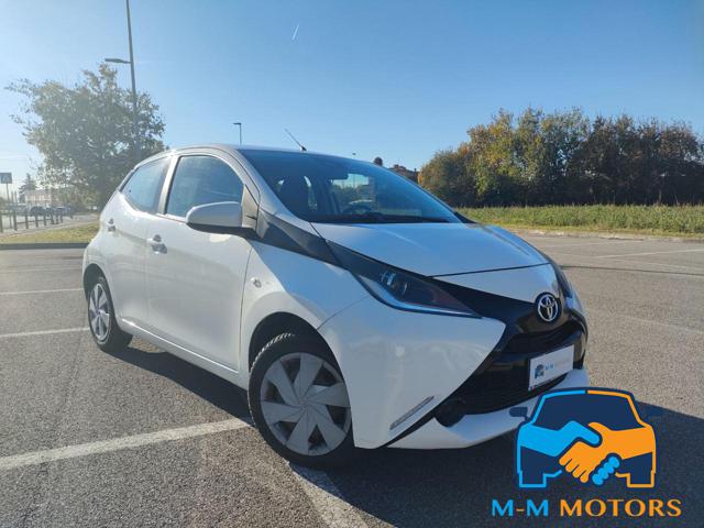 TOYOTA Aygo 1.0 VVT-i 69 CV 5 porte x-cool NEOPATENTATI Immagine 0