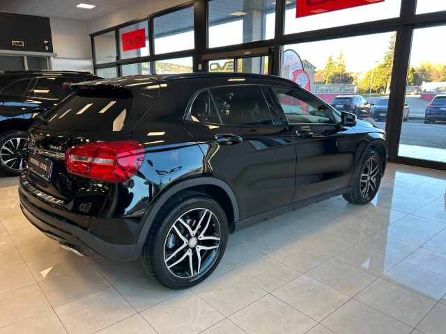 MERCEDES-BENZ GLA 200 d Automatic 4Matic Sport NIGHT EDITION Immagine 3