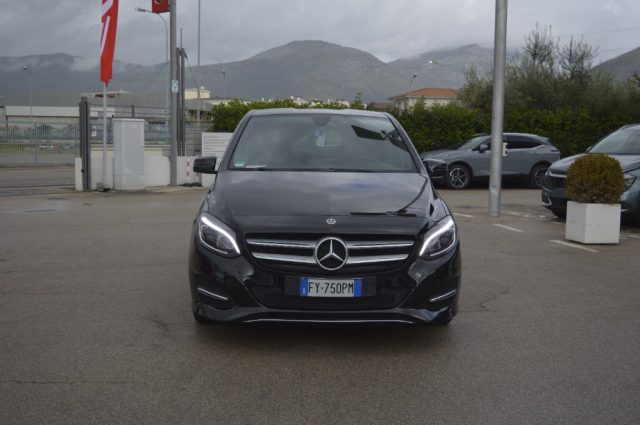 MERCEDES-BENZ B 180 d Automatic Premium Immagine 1