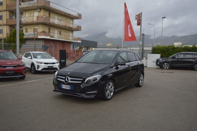 MERCEDES-BENZ B 180 d Automatic Premium Immagine 2