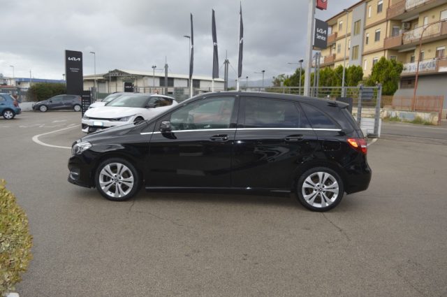 MERCEDES-BENZ B 180 d Automatic Premium Immagine 3