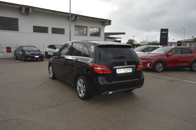 MERCEDES-BENZ B 180 d Automatic Premium Immagine 4