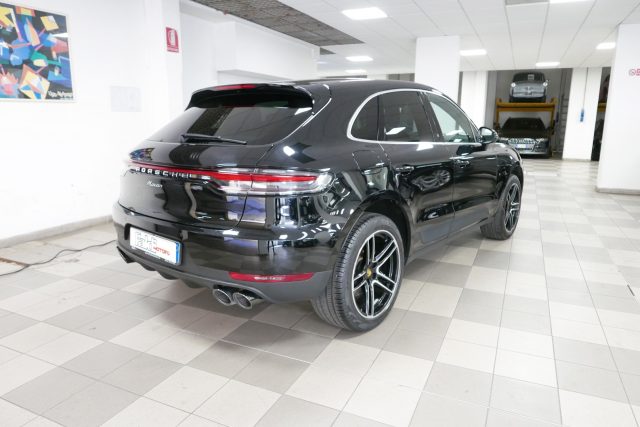 PORSCHE Macan 2.0 Immagine 3