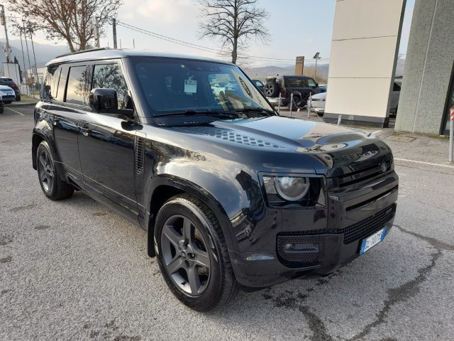 LAND ROVER Defender 110 3.0D I6 200 CV AWD Auto X-Dynamic SE Immagine 1