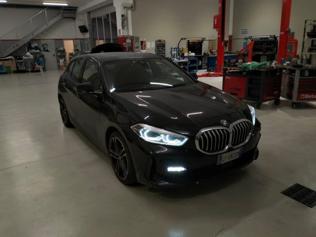 BMW 116 d 5p. Msport Sedili a guscio M-Sport Full LED Immagine 1