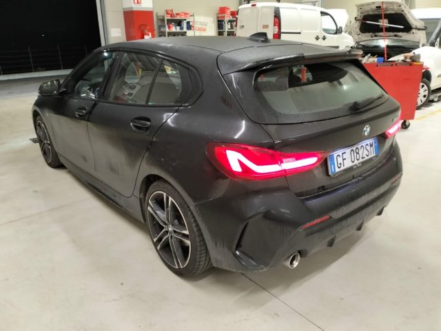 BMW 116 d 5p. Msport Sedili a guscio M-Sport Full LED Immagine 3