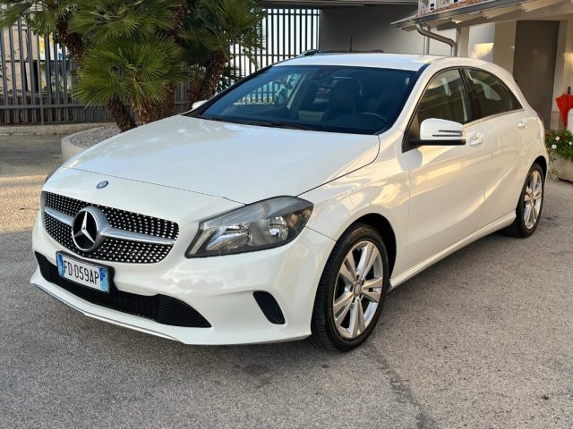 MERCEDES-BENZ A 180 d Sport Immagine 2