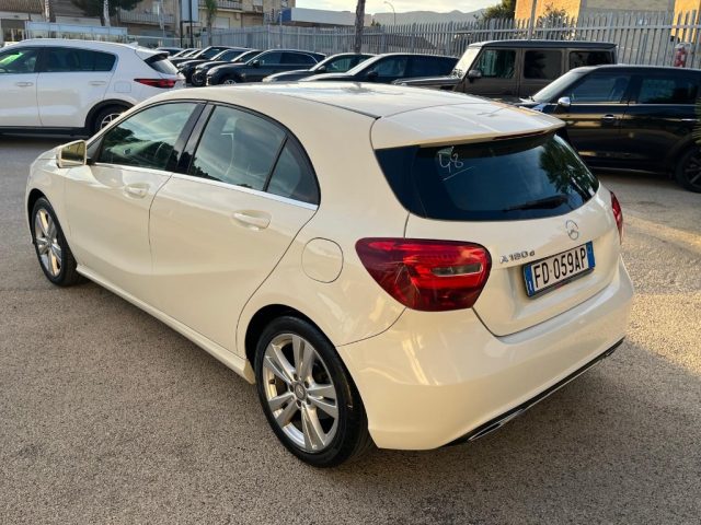 MERCEDES-BENZ A 180 d Sport Immagine 3