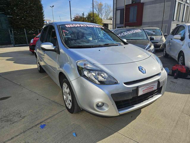 RENAULT Clio 1.2 16V 5 porte Dynamique  NEOPATENTATO OK NAVI OK Immagine 0