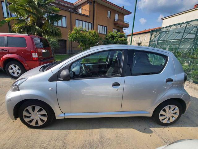 TOYOTA Aygo 1.0 12V VVT-i 5 porte Lounge Connect NEOPATENTATI Immagine 3