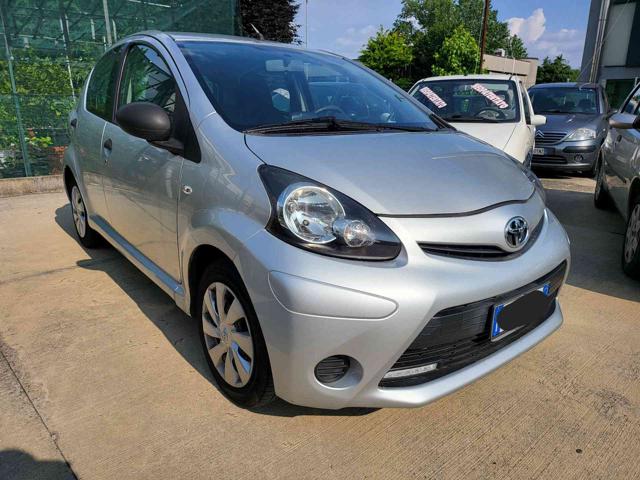 TOYOTA Aygo 1.0 12V VVT-i 5 porte Lounge Connect NEOPATENTATI Immagine 0