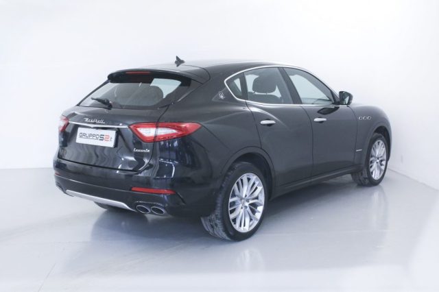 MASERATI Levante V6 Diesel AWD Granlusso/SEDILI PELLE VENTILATI Immagine 4