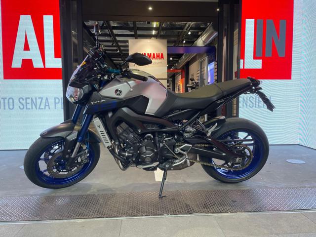 YAMAHA MT-09 . Immagine 3