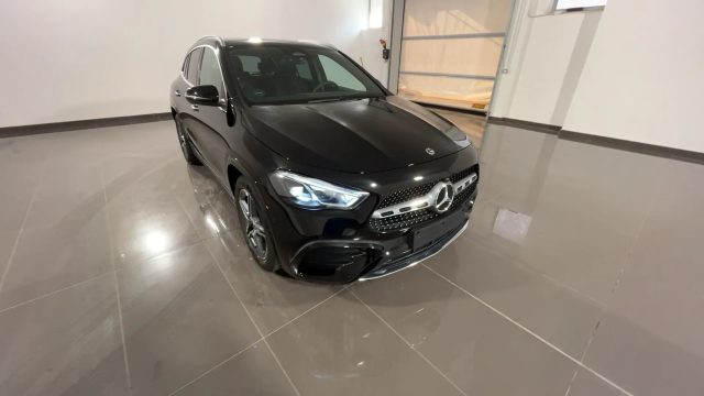 MERCEDES-BENZ GLA 200 d Automatic AMG Line Premium #VARI.COLORI Immagine 2