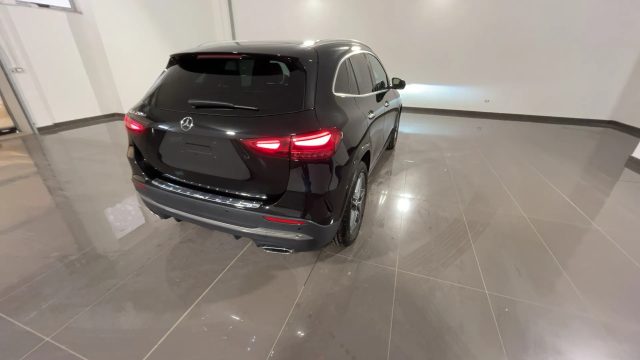 MERCEDES-BENZ GLA 200 d Automatic AMG Line Premium #VARI.COLORI Immagine 3