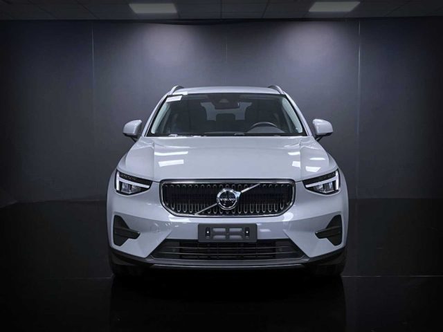 VOLVO XC40 T2 automatico Essential Immagine 1