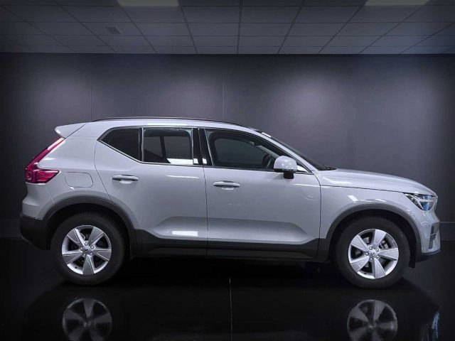 VOLVO XC40 T2 automatico Essential Immagine 3