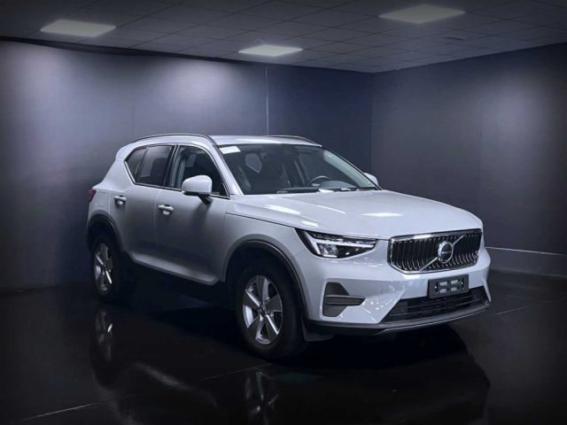 VOLVO XC40 T2 automatico Essential Immagine 2