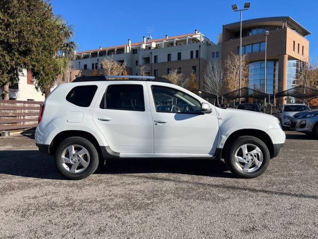 DACIA Duster 1.5 dCi 90CV 4x4 Lauréate GANCIO TRAINO Immagine 4