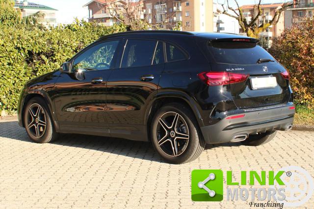 MERCEDES-BENZ GLA 200 d 150 CV Premium AMG Night Edition Automatic Immagine 2