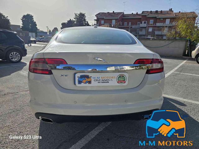 JAGUAR XF 2.7D V6 Premium Luxury Immagine 2