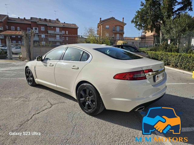 JAGUAR XF 2.7D V6 Premium Luxury Immagine 3