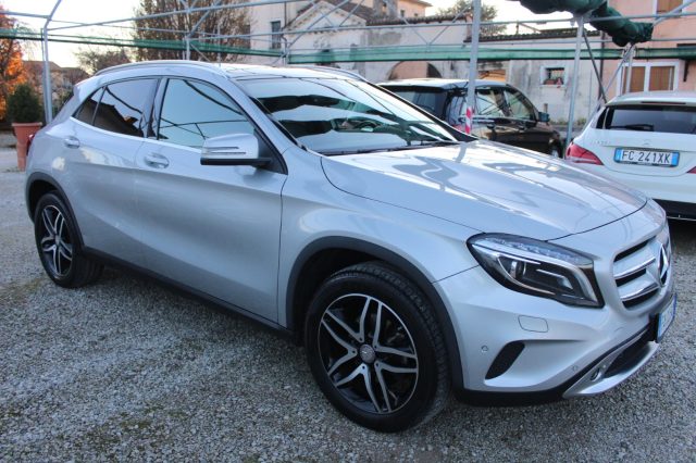 MERCEDES-BENZ GLA 200 d Automatic Enduro Immagine 2