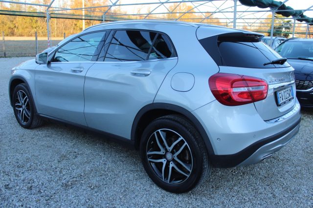 MERCEDES-BENZ GLA 200 d Automatic Enduro Immagine 3