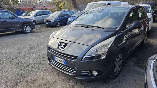 PEUGEOT 5008 2.0 HDi 150CV Tecno Immagine 1