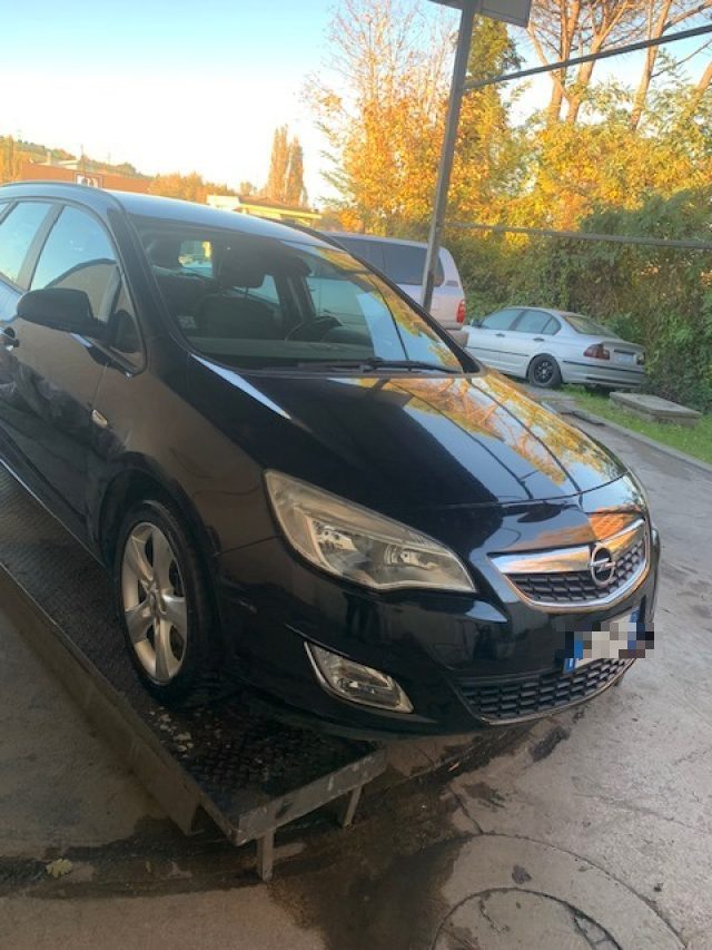 OPEL Astra 1.7 CDTI 110CV Station Wagon Cosmo Immagine 0