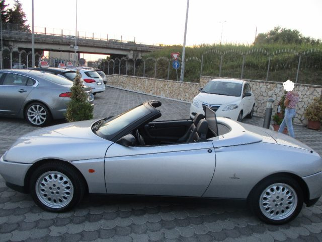 ALFA ROMEO GTV 2.0i 16V Twin Spark cat L Immagine 2